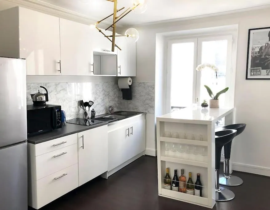 Arty & Charming Le Marais Apartment Paris