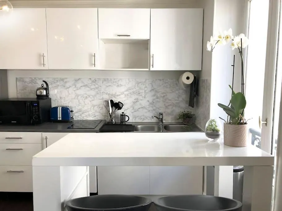 Arty & Charming Le Marais Apartment Paris
