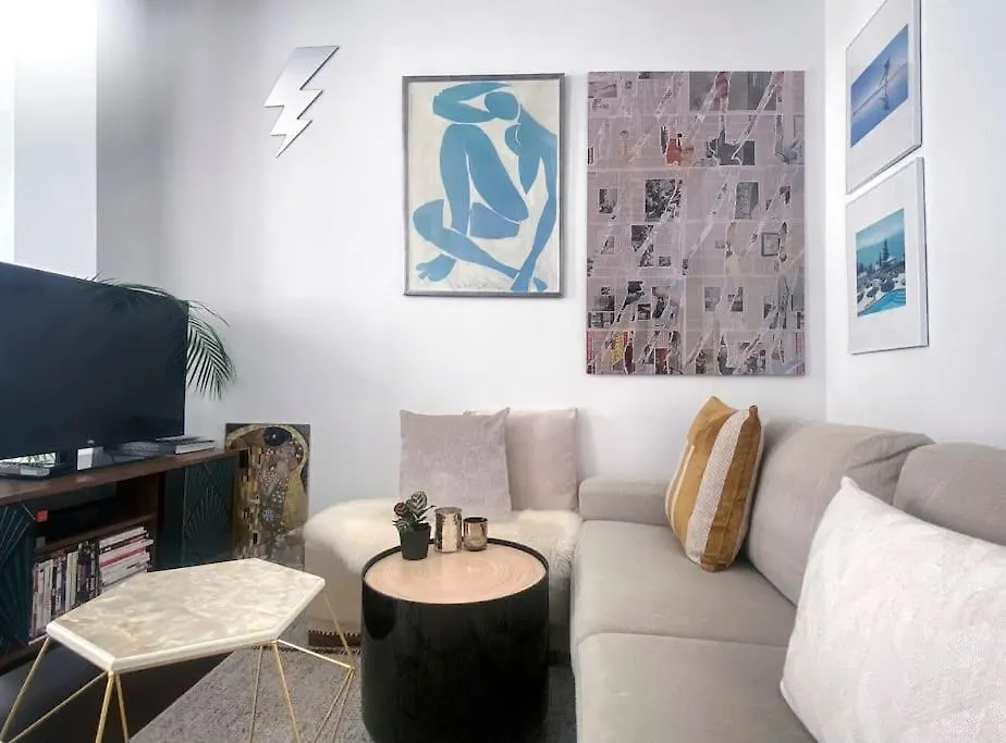 Arty & Charming Le Marais Apartment Paris